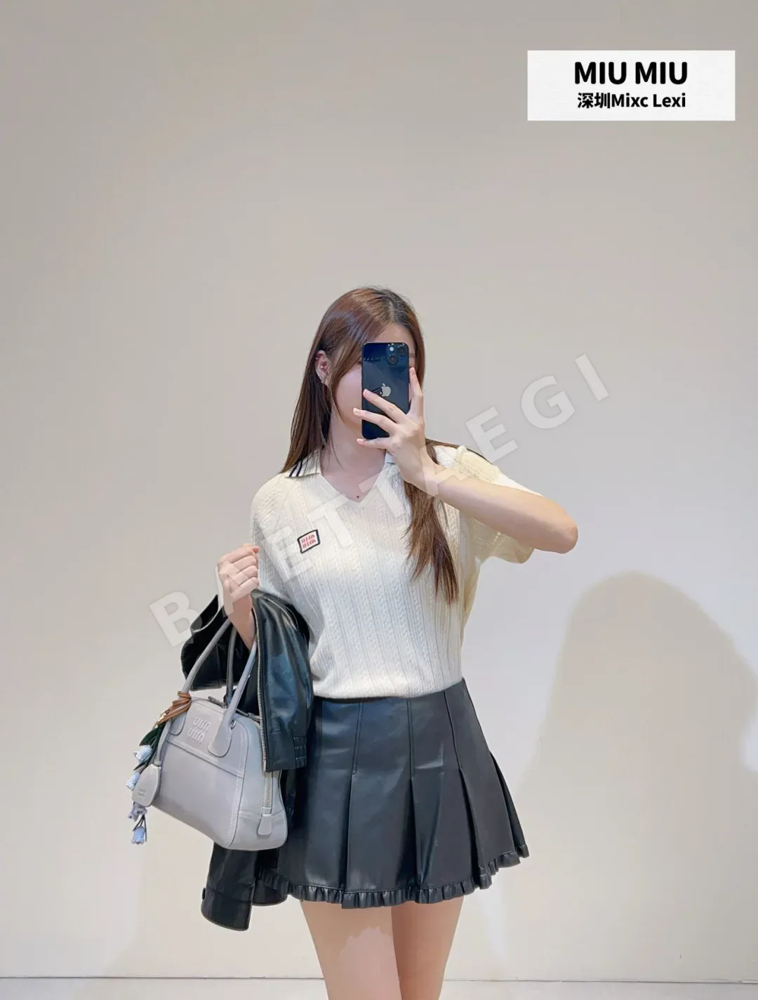 미우미우 V넥 캐시미어 반팔 니트 탑 상세 이미지 4