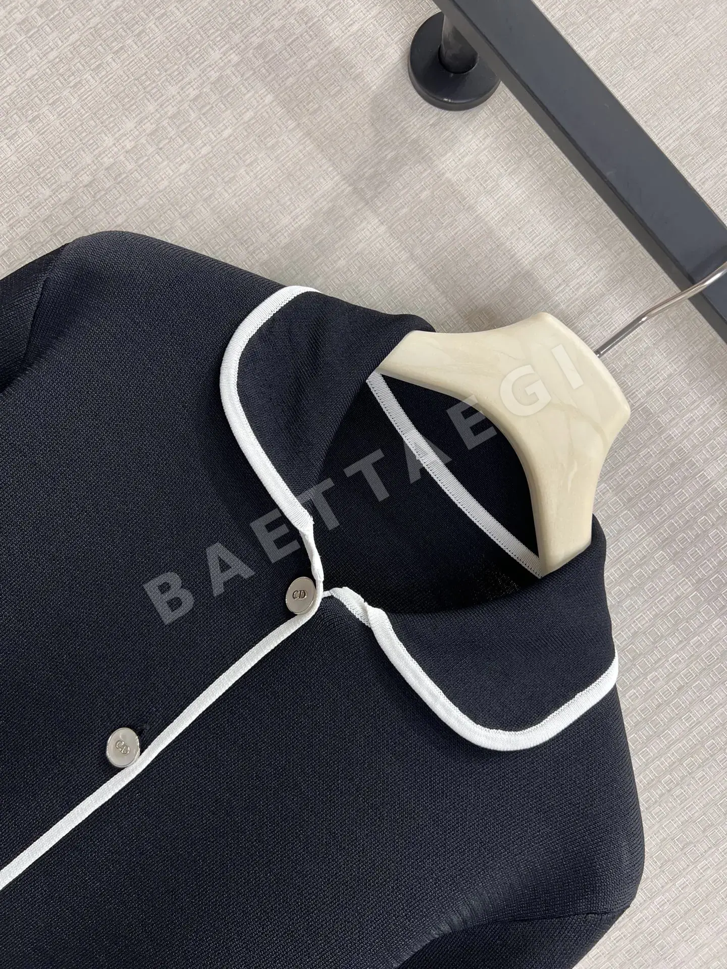 디올 여성 가디건 상세 이미지 3