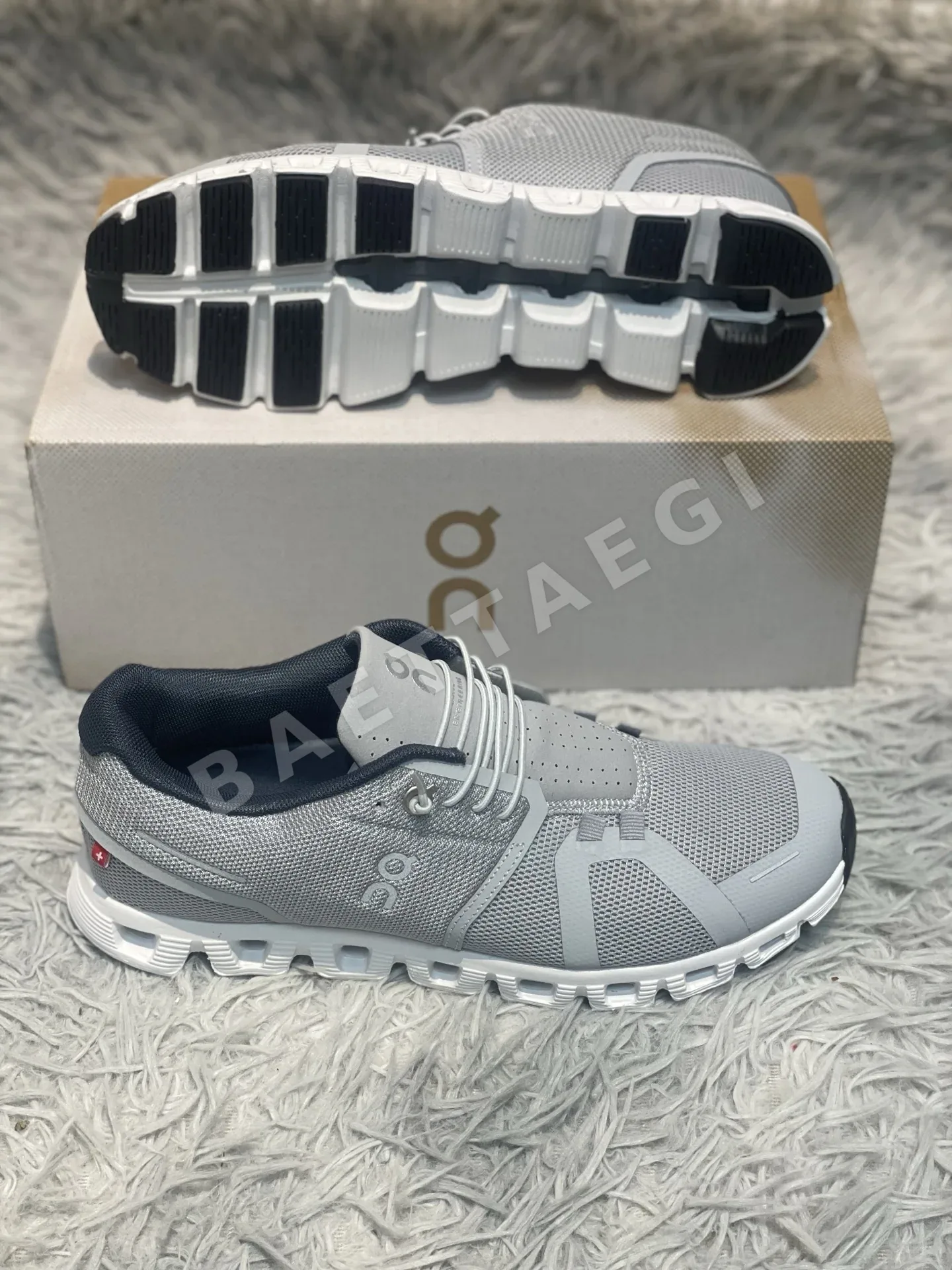 ON OnRun Cloud 6 경량 캐주얼 러닝화 상세 이미지 5