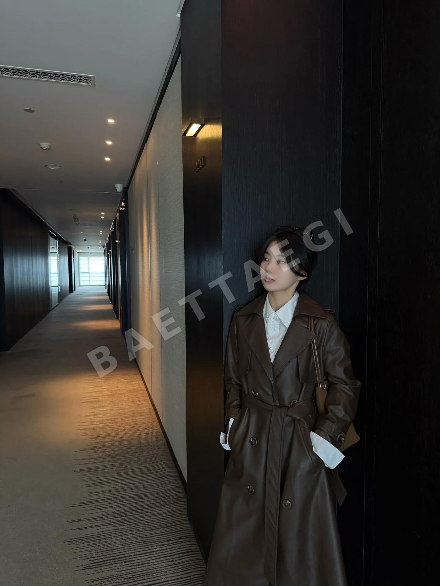 버버리 켄싱턴 가죽 트렌치 코트 자켓 상세 이미지 3