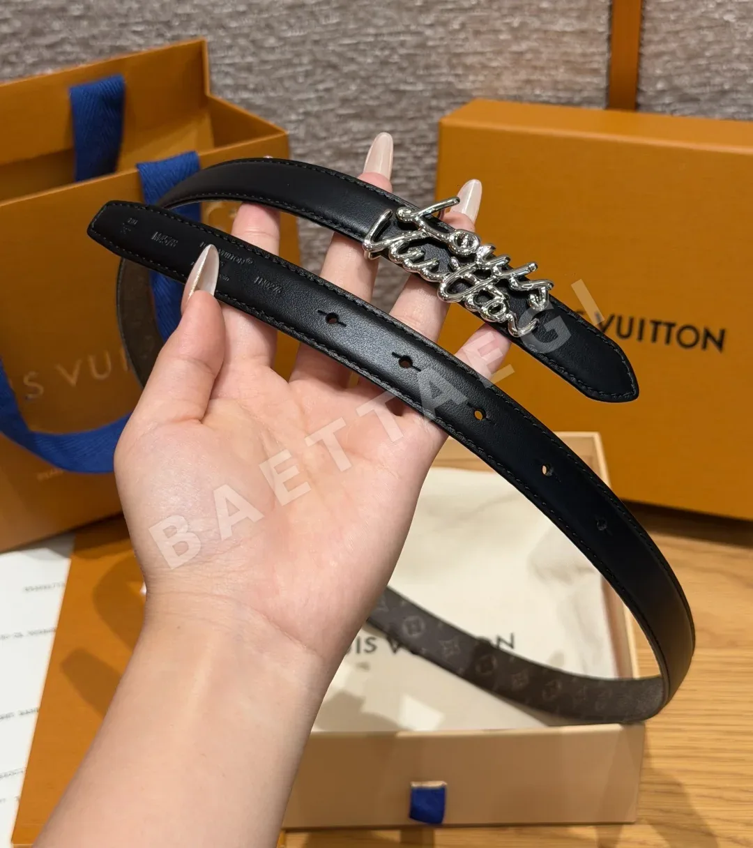 루이비통 스크립트 20mm 리버시블 카프스킨 벨트 상세 이미지 6