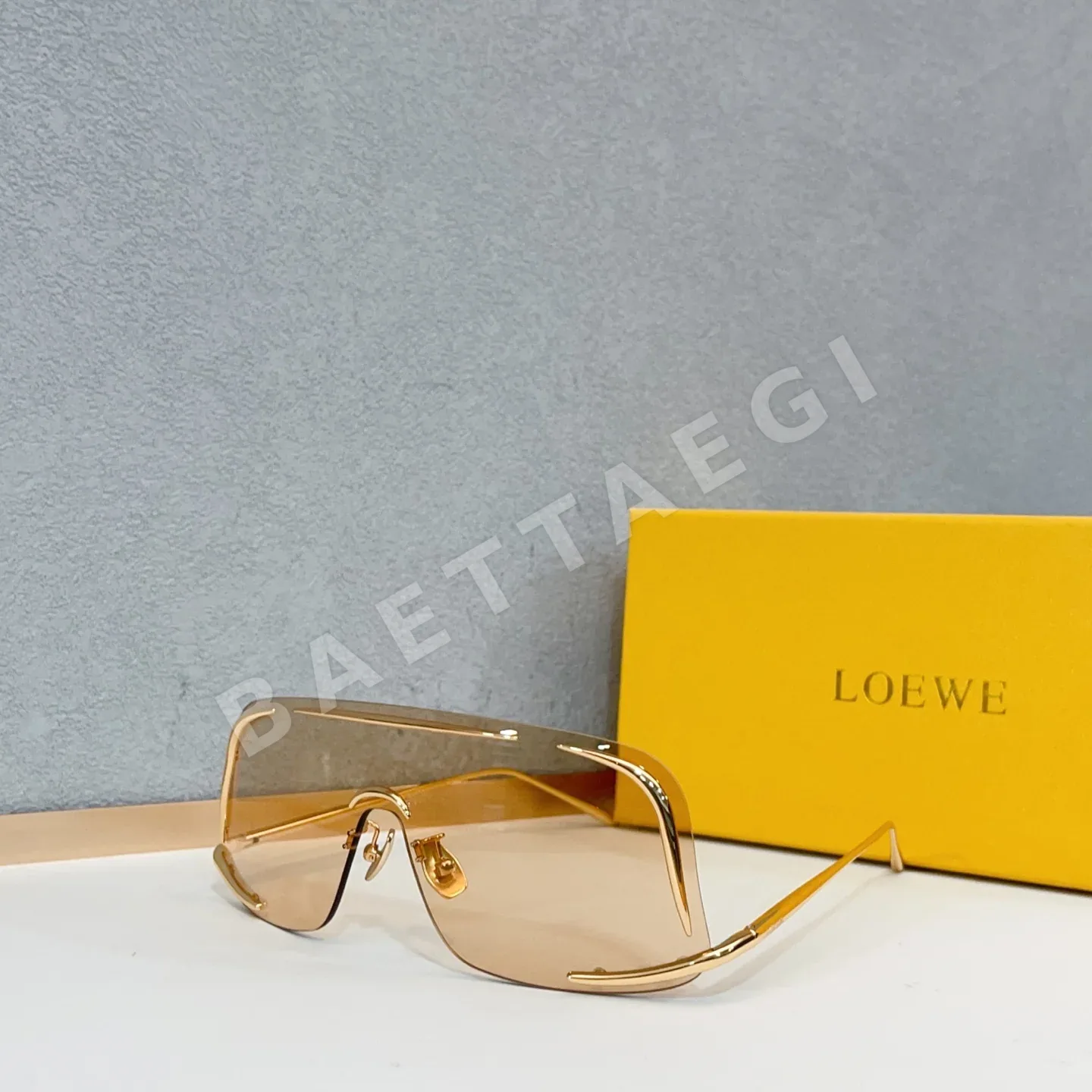 로에베 LW40193 U 선글라스 상세 이미지 2