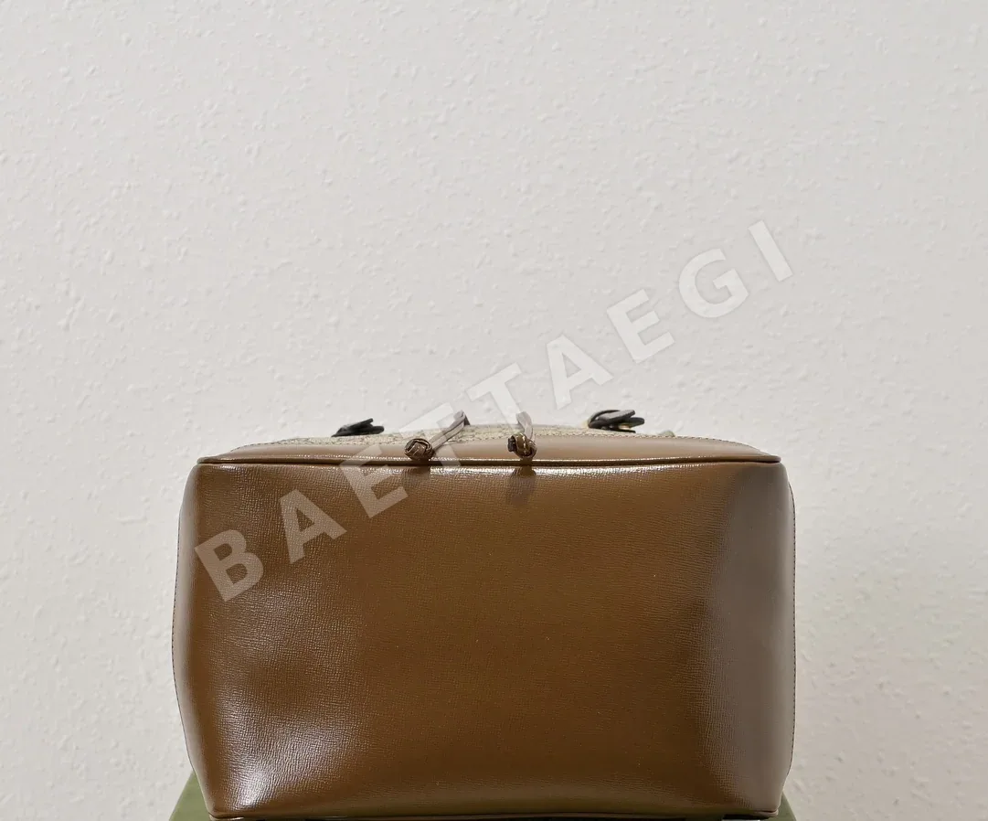 구찌 인터로킹 더블 G 미디엄 백팩 상세 이미지 6
