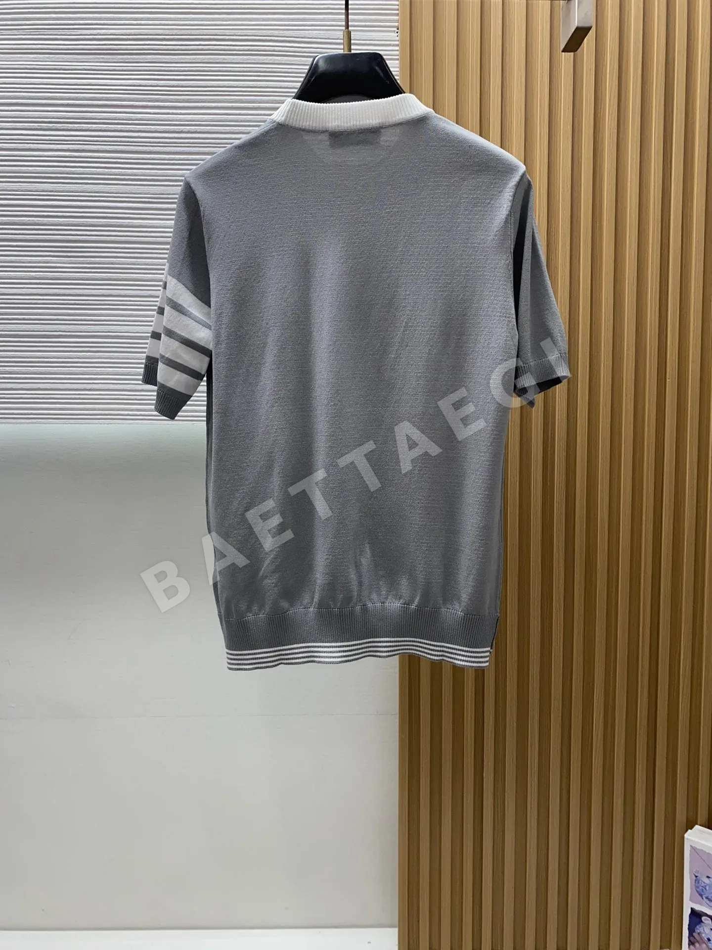 톰브라운 남성 라운드넥 반팔 니트 티셔츠 상세 이미지 9