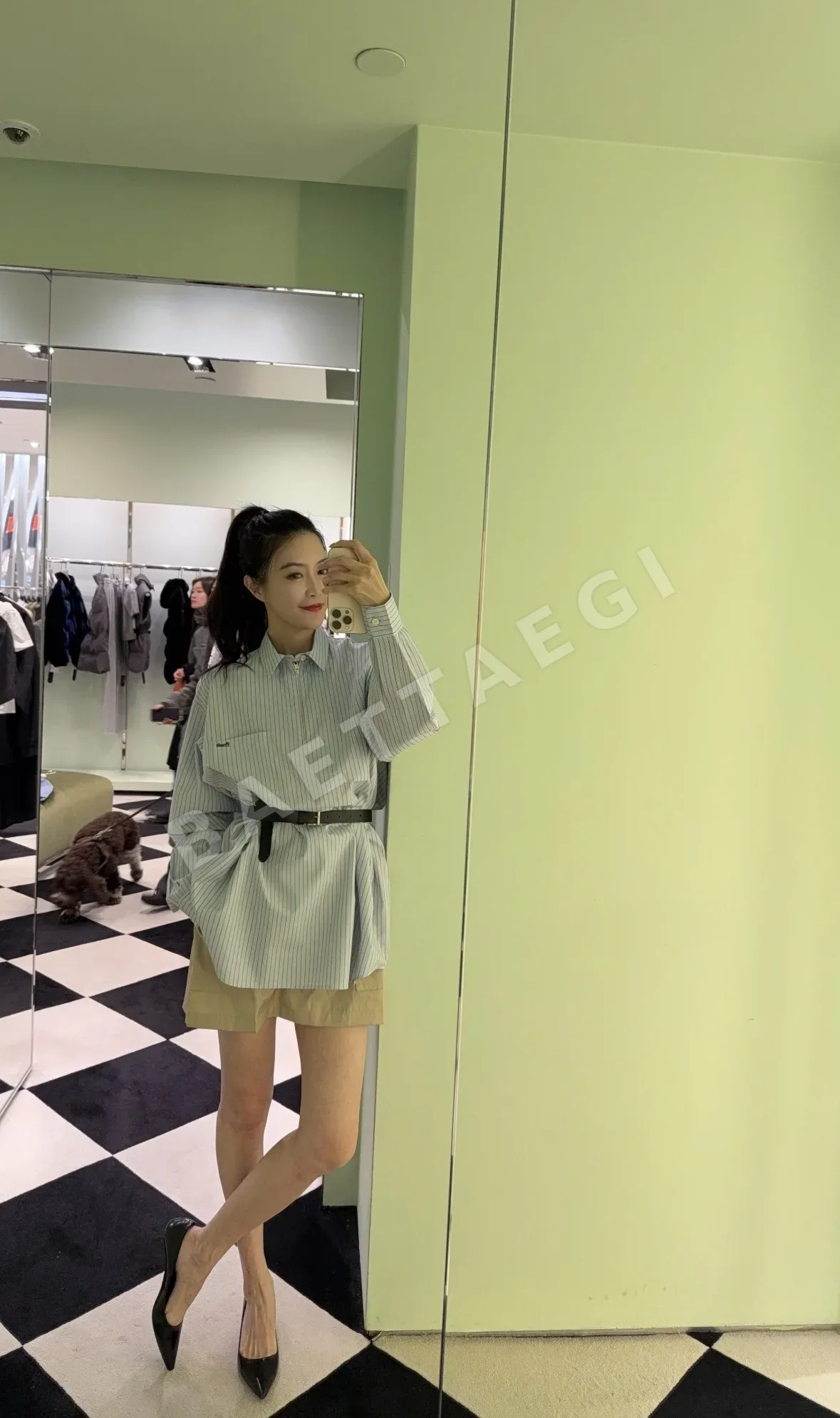 프라다 스트라이프 하프 지퍼 오버사이즈 셔츠 상세 이미지 3