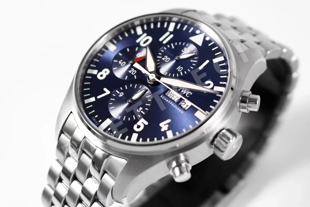 IWC 파일럿 크로노그래프 시계 상세 이미지 5