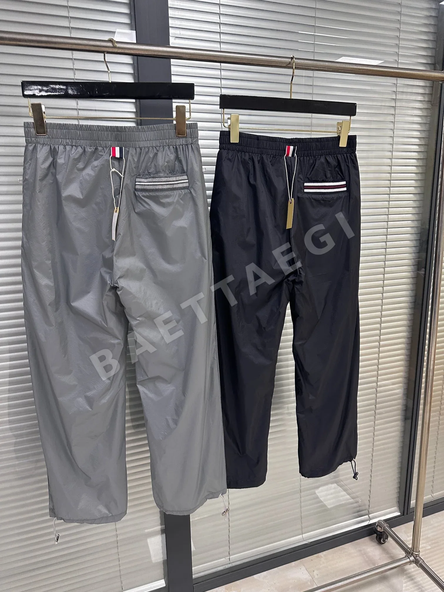 톰브라운 체크 나일론 남성 바지 상세 이미지 5