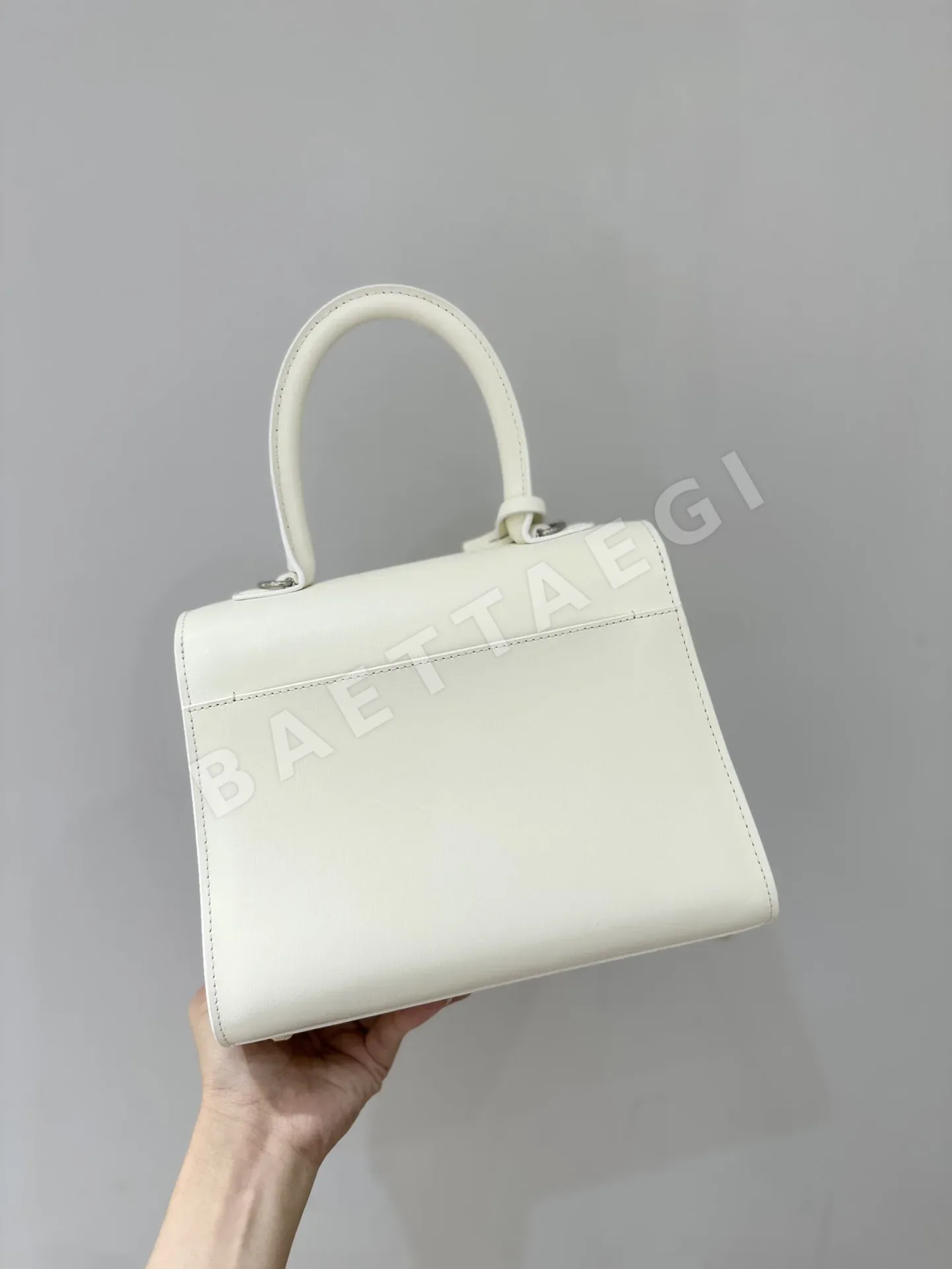 델보 더블링 브릴리언트 박스 가죽 숄더백 상세 이미지 3
