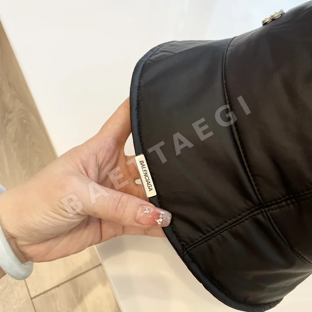 발렌시아가 레이어드 피셔맨 햇 모자 상세 이미지 4