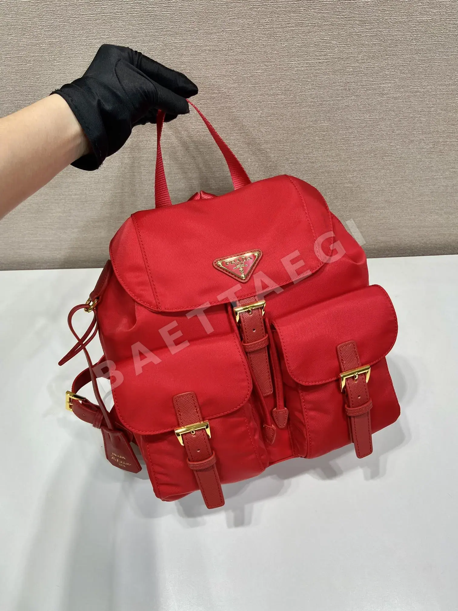 프라다 골드 버클 나일론 백팩 1BZ677 상세 이미지 2