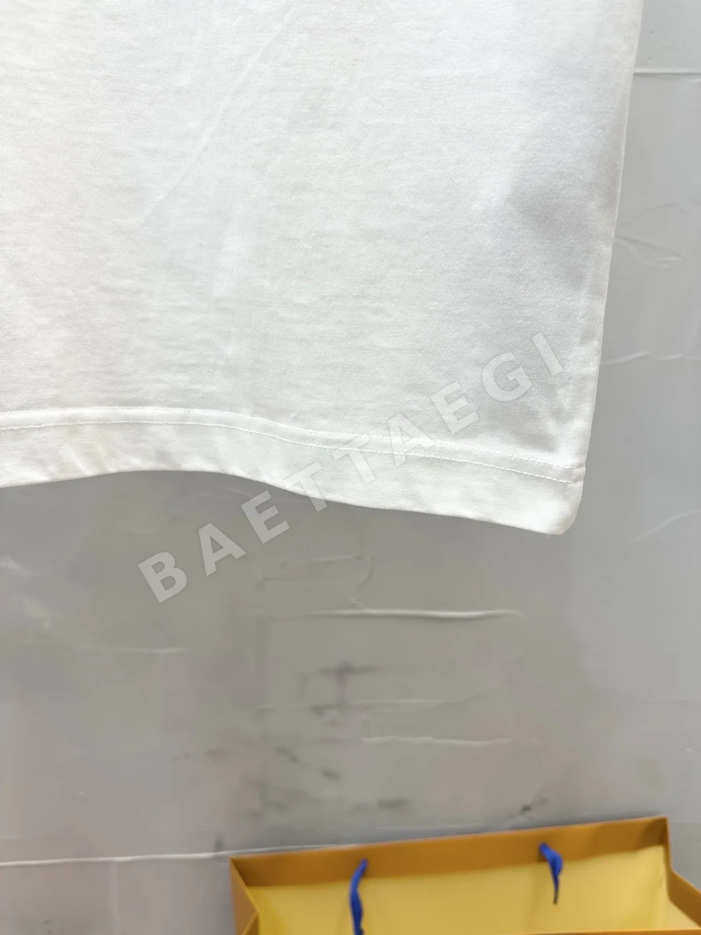 발렌시아가 불규칙 코카콜라 남성 반팔 티셔츠 상세 이미지 6