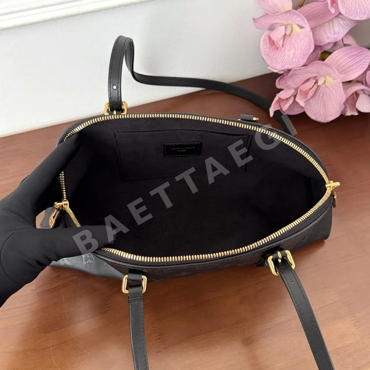 루이비통 스퀘어 숄더 가방 M3A167 상세 이미지 9