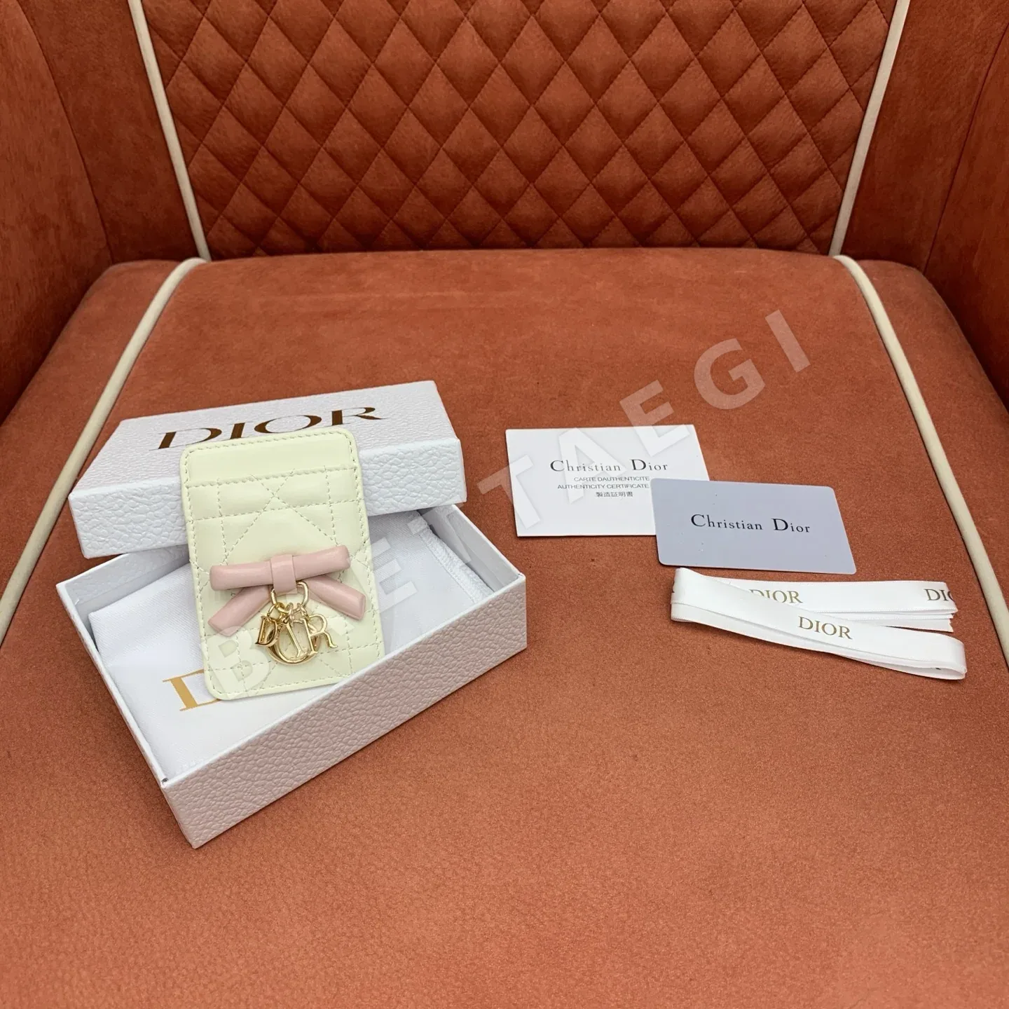 디올 카나쥬 램스킨 마그넷 카드홀더 지갑 상세 이미지 2