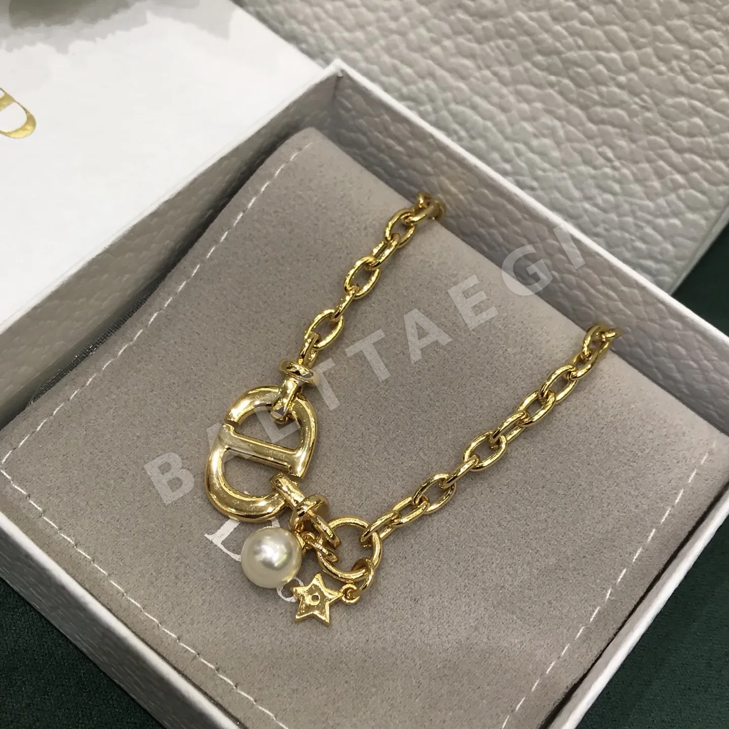 디올 진주 별 장식 CD 펜던트 목걸이 상세 이미지 3