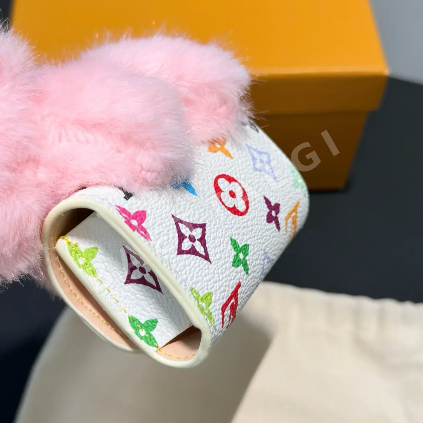 루이비통 카피바라 인형 키링 상세 이미지 6