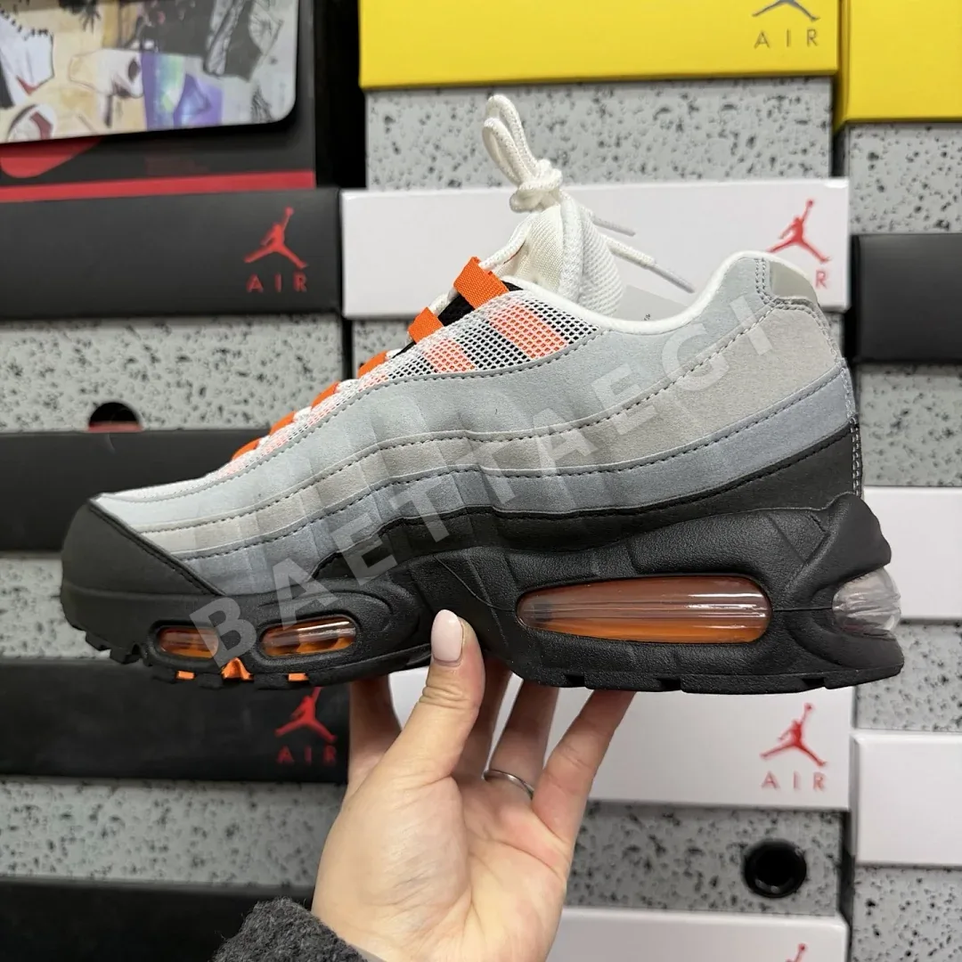 나이키 [GX] 에어 맥스 95 OG 블랙 그레이 오렌지 HM4740-005 201232 Nike Air Max 95 OG Big Bubble 상세 이미지 2