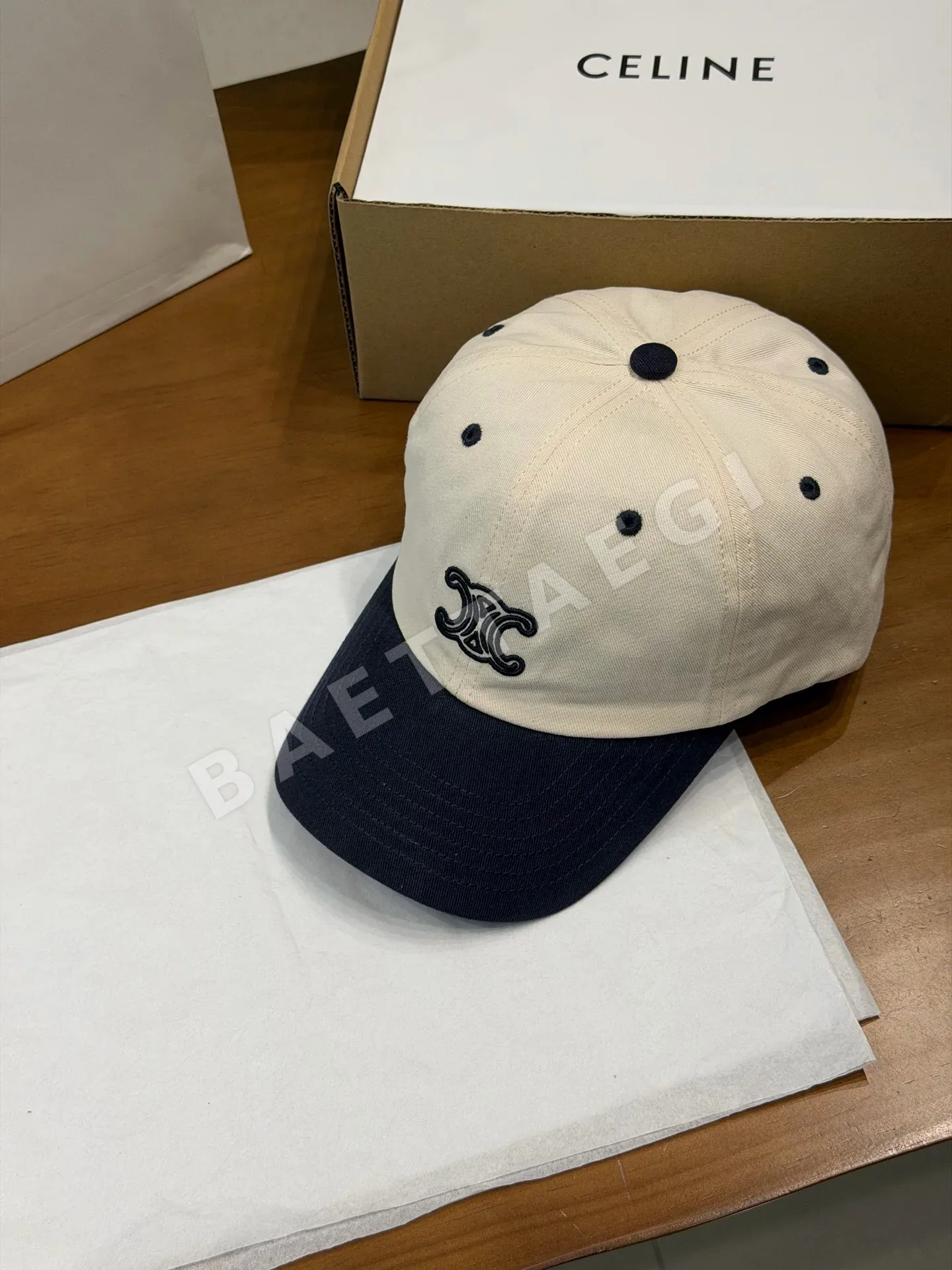 셀린느 트리옹프 자수 배색 캡 75908