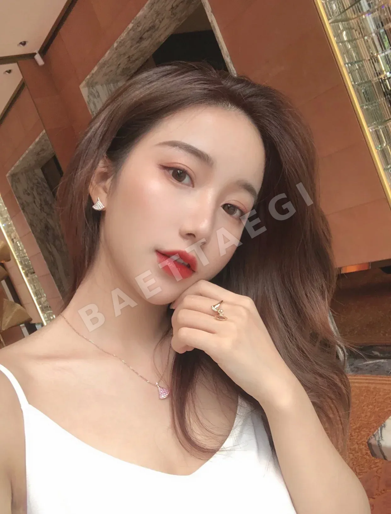 불가리 큐빅 장식 귀걸이 상세 이미지 3