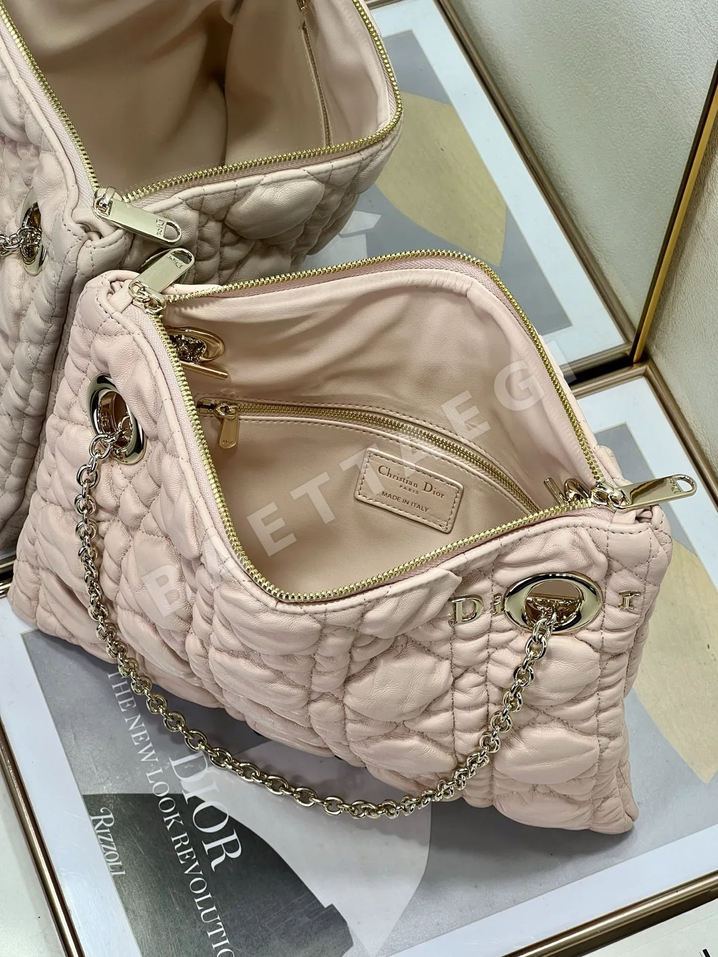 디올 카나쥬 퀼팅 토트 숄더백 상세 이미지 8