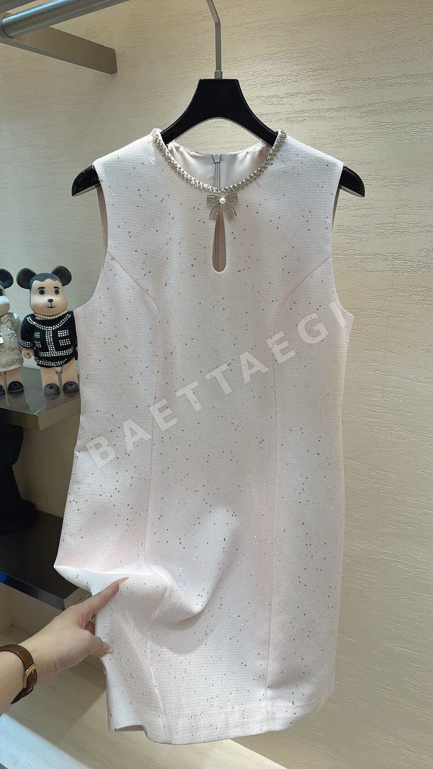 샤넬 핑크 별무늬 크리스탈 장식 원피스 상세 이미지 4
