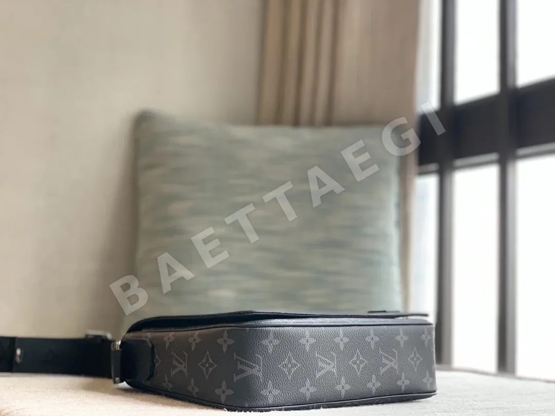 루이비통 디스트리 스몰 메신저백 M46255 상세 이미지 4