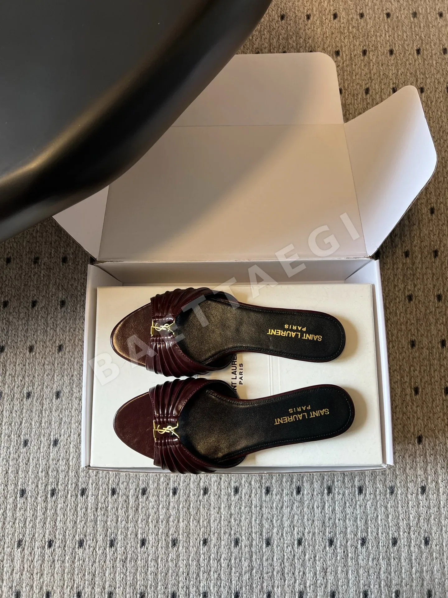 생로랑 플리츠 YSL 버클 플랫 샌들 상세 이미지 6