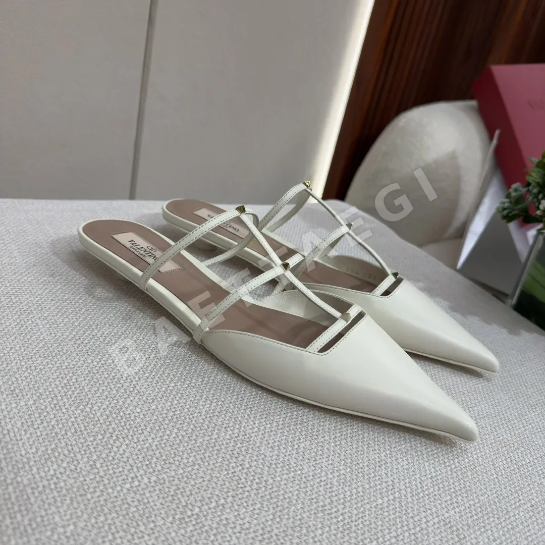 발렌티노 가라바니 락스터드 위스피 마이크로힐 뮬 상세 이미지 3