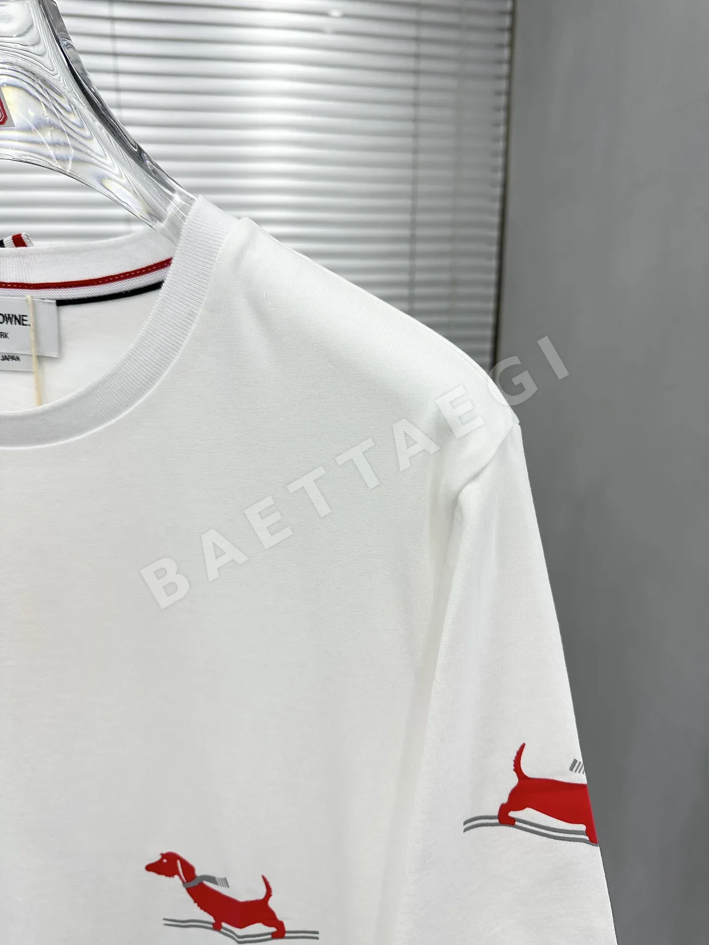 톰브라운 강아지 프린트 남성 코튼 반팔 티셔츠 상세 이미지 3