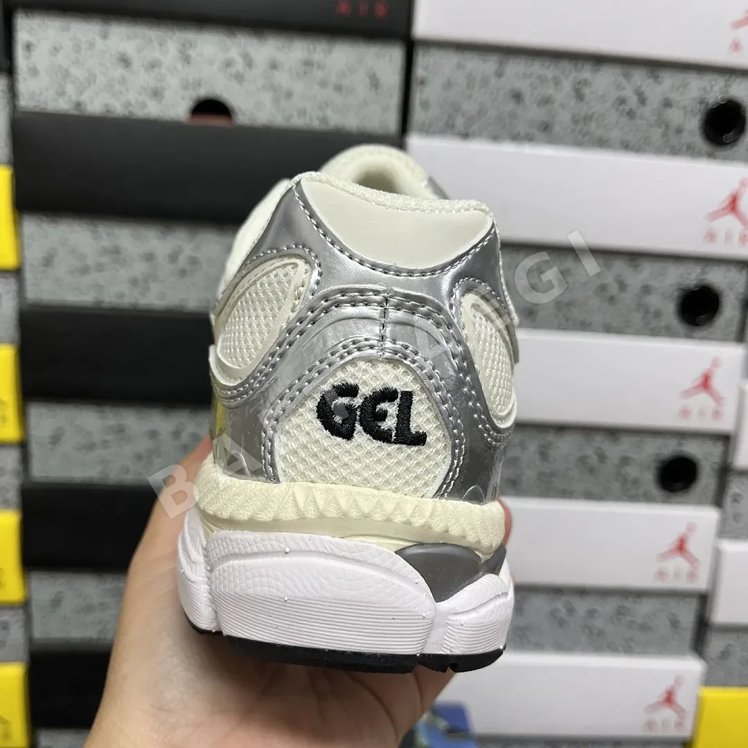 아식스 [RT] 젤 NYC 1203A805-101 200368 Asics Gel-NYC Cream Pure Silver 상세 이미지 5