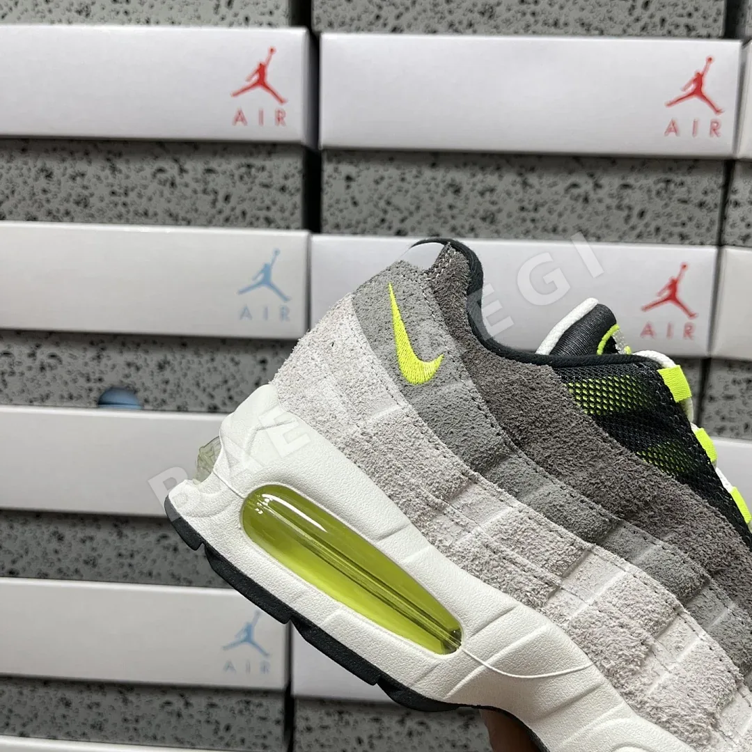 나이키 [GX] 에어 맥스 95 OG 블랙 그레이 HM4738-001 201221 Nike Air Max 95 OG Reverse 상세 이미지 7