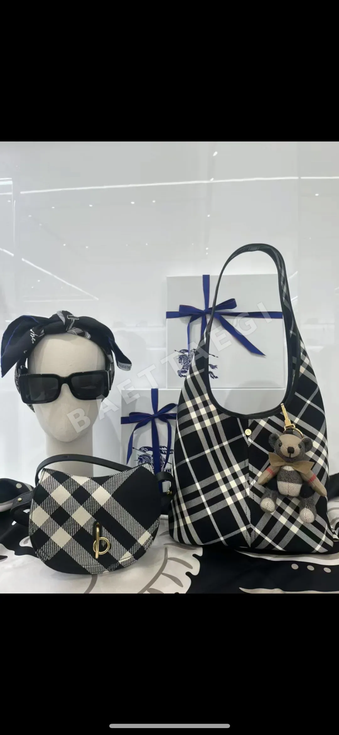 버버리 가방 상세 이미지 4