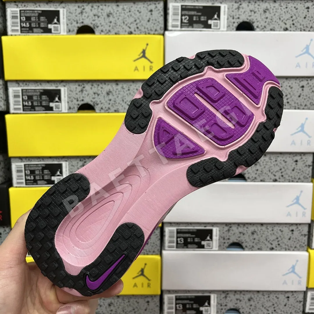 나이키 줌 보메로 18 HM6804-105 201104 Nike Zoom Vomero 18 상세 이미지 4