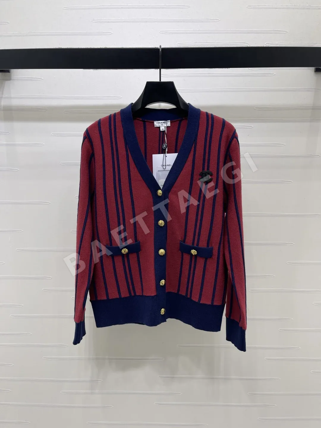 샤넬 세로 줄무늬 V넥 울 가디건 153603