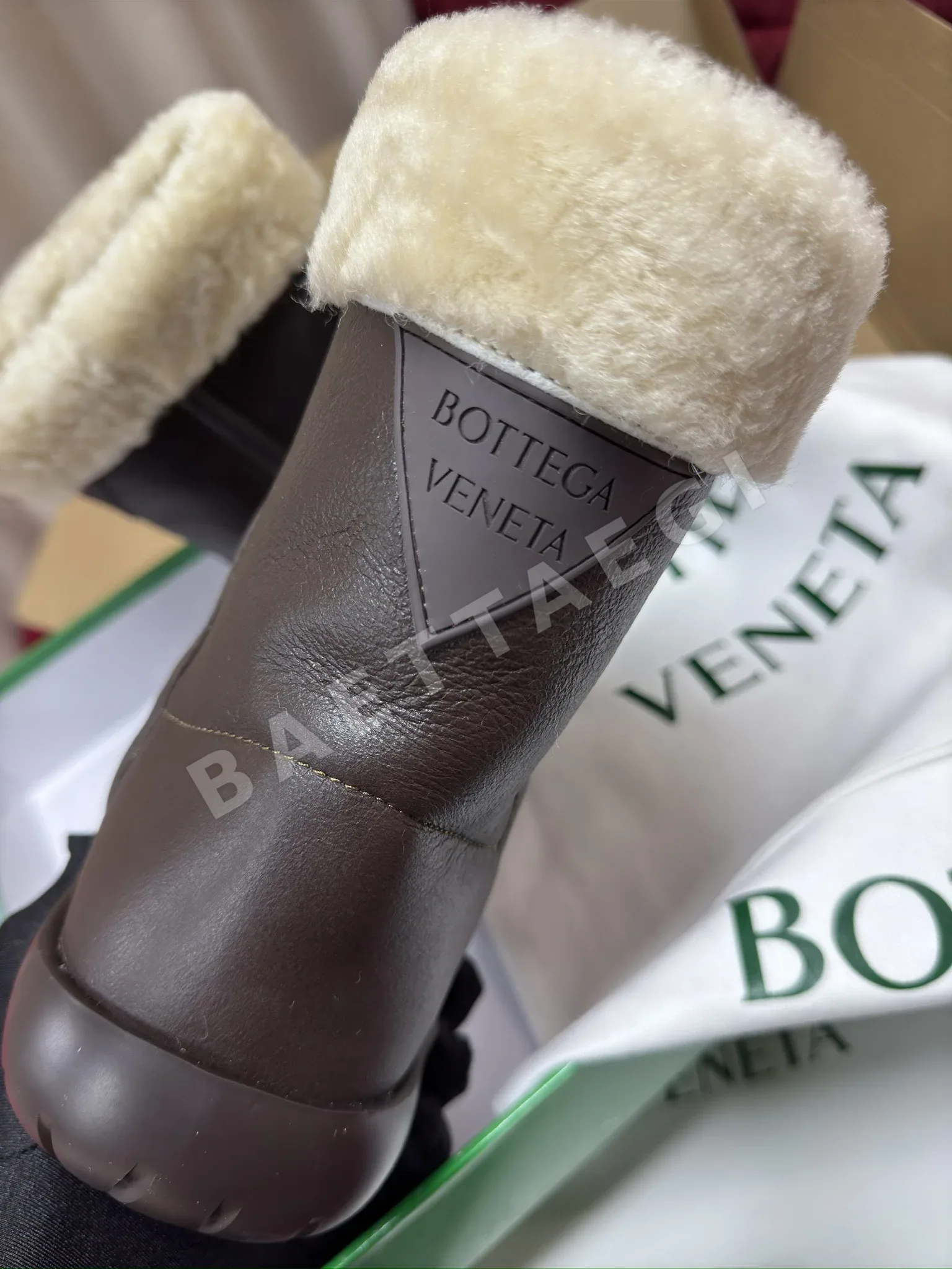 보테가베네타 램스킨 시어링 앵클 부츠 상세 이미지 9