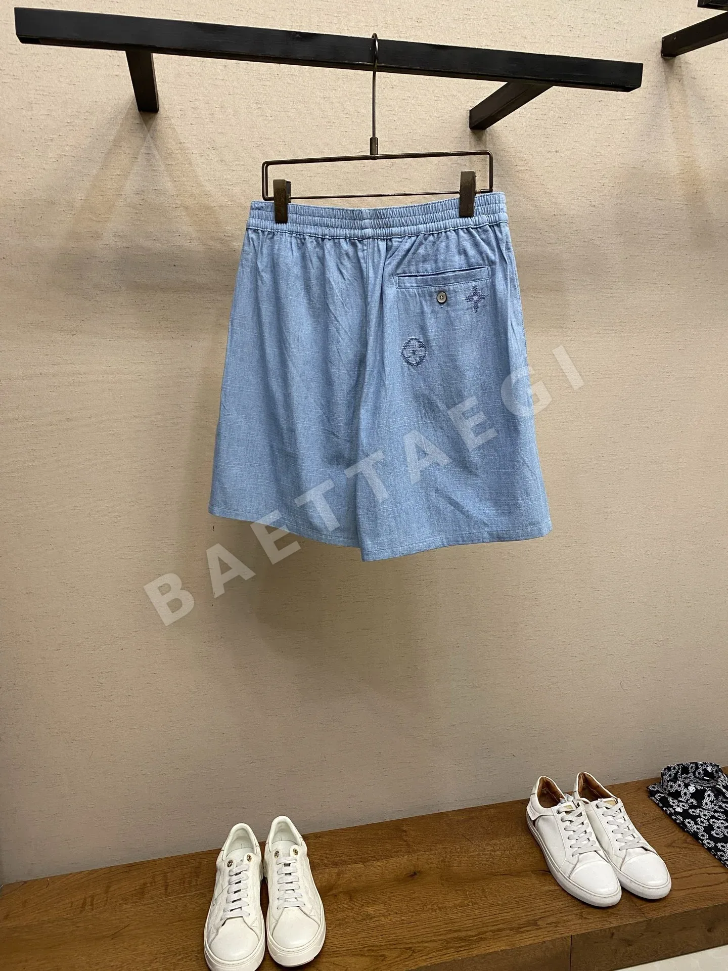 루이비통 LV 자수 로고 유스 천 소재 남성 반바지 상세 이미지 3