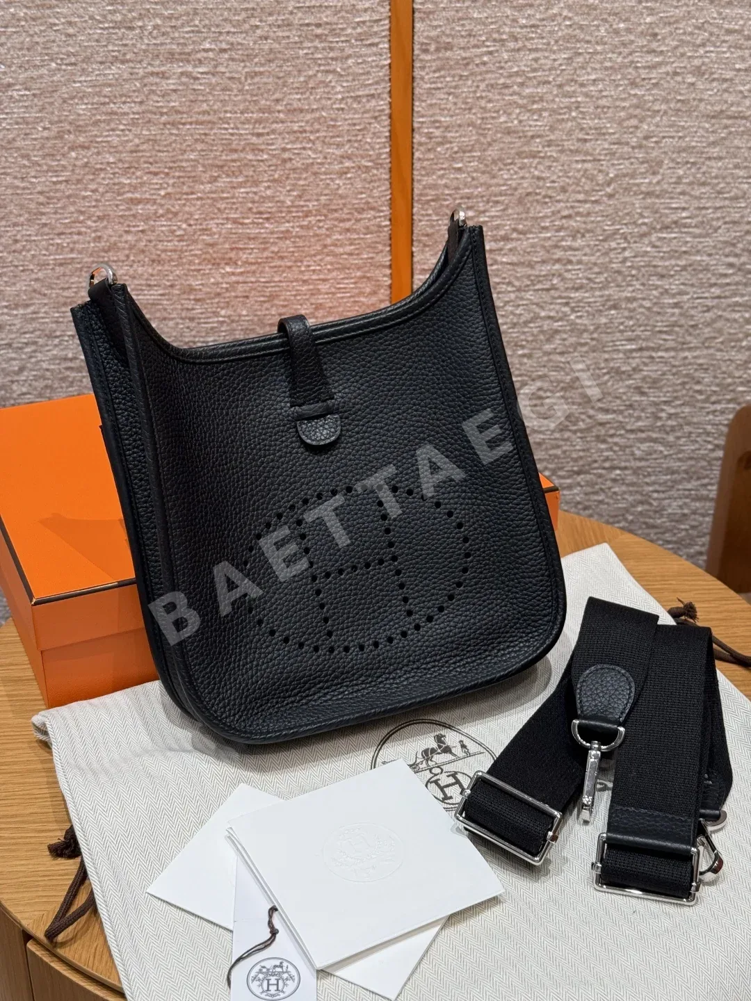 에르메스 에블린 블랙 크레망스 가죽 가방 상세 이미지 5