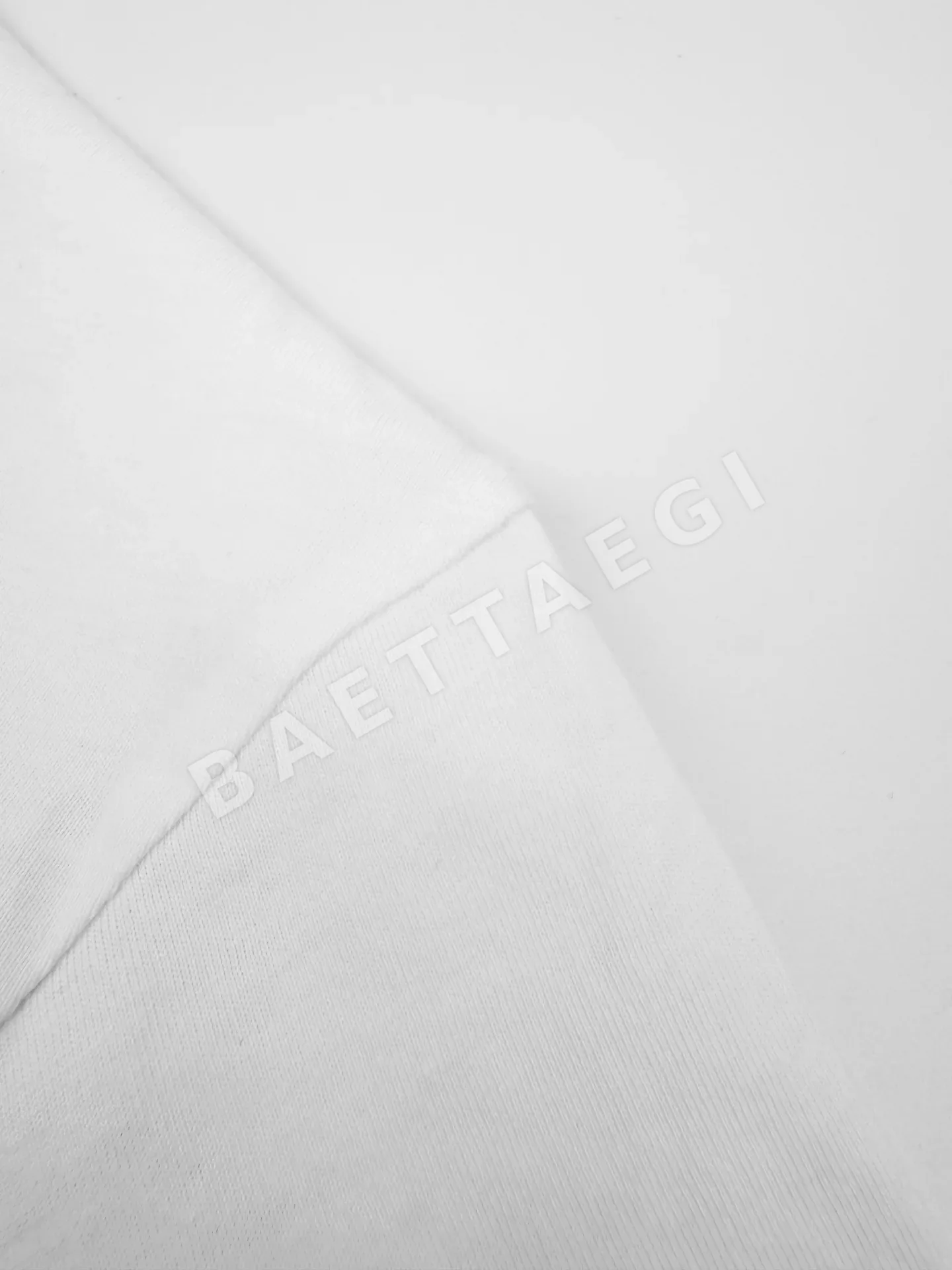 발렌티노 남성 자수 로고 반팔 티셔츠 상세 이미지 4