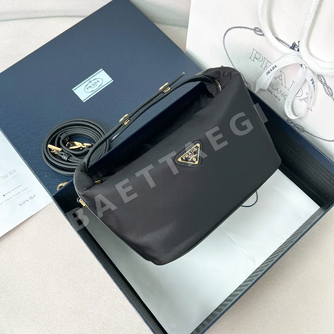 프라다 나일론 런치박스 가방 1BC302