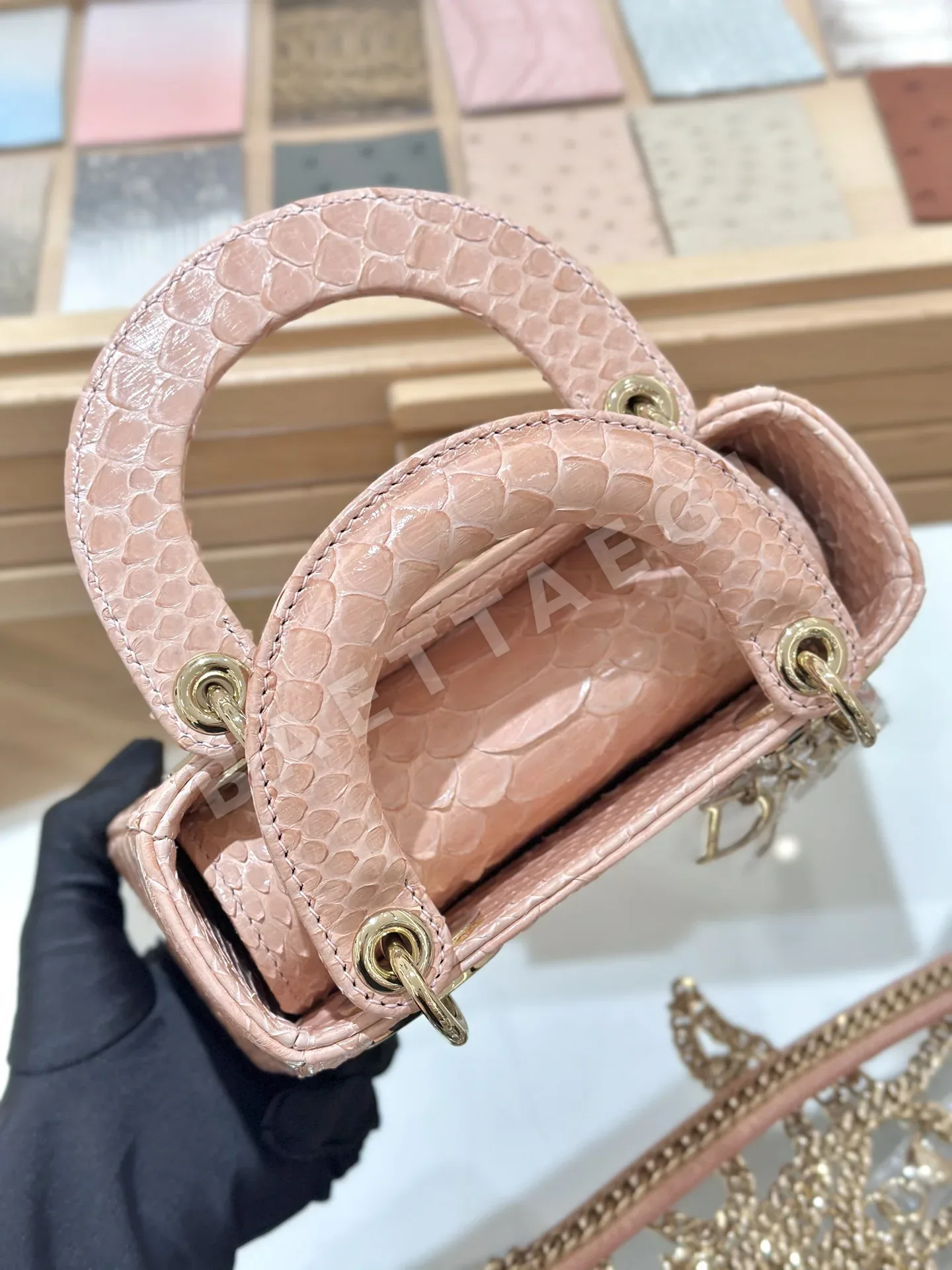 디올 스네이크스킨 소프트 미니 가방 상세 이미지 7