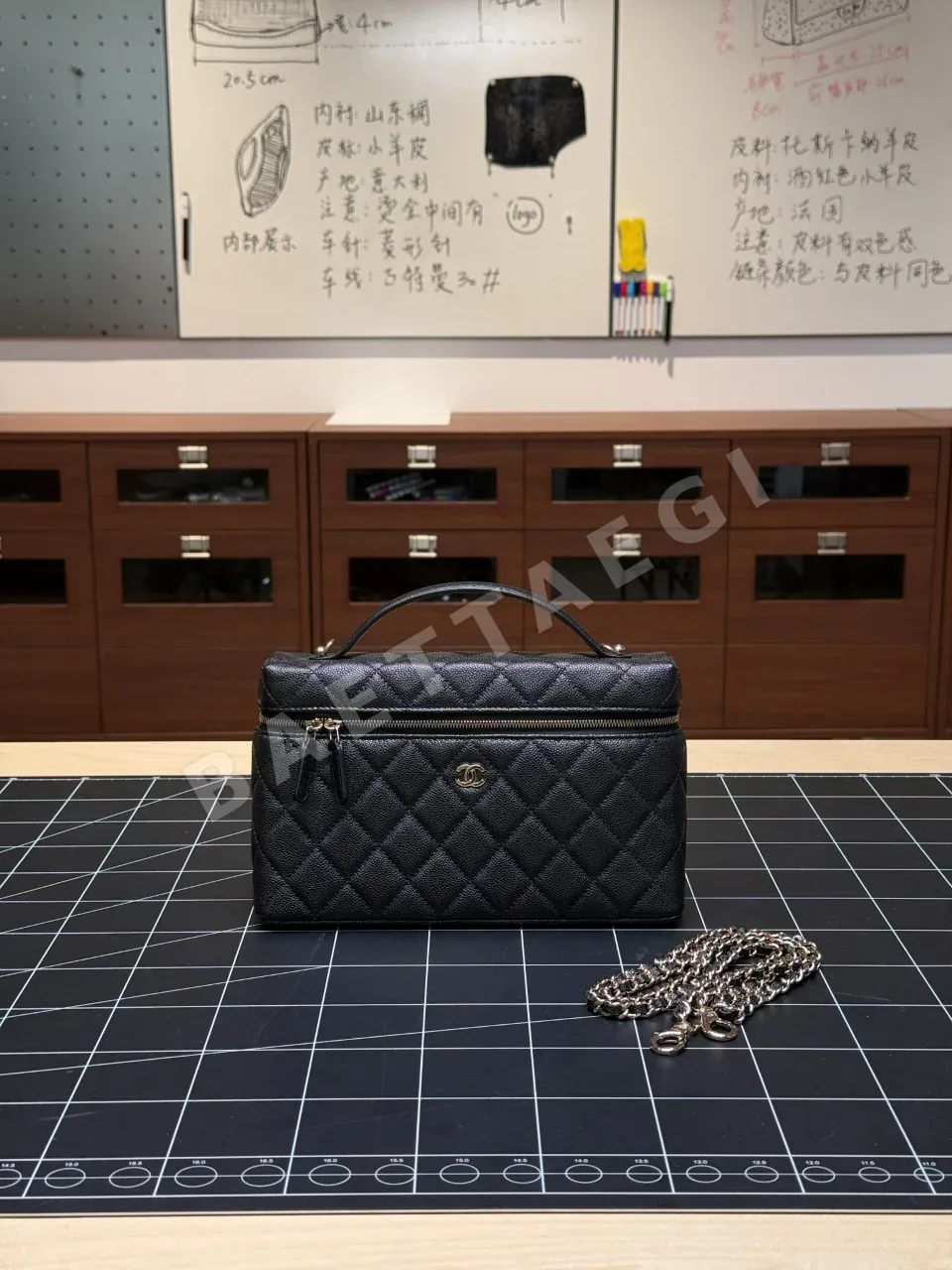 샤넬 26b LP볼 블랙골드 가방 143456
