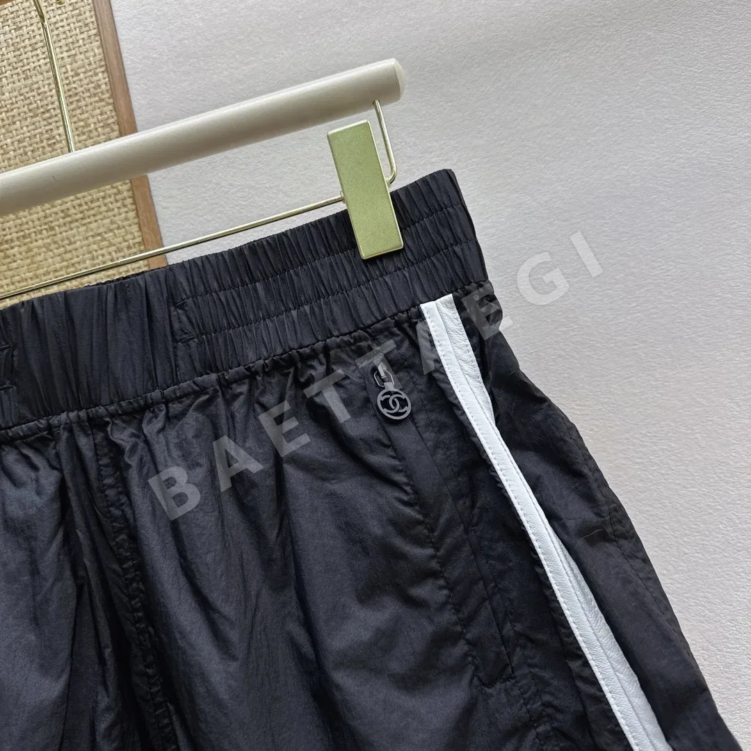 샤넬 램스킨 트리밍 컬러 블록 여성 하이웨이스트 액티브 반바지 상세 이미지 4
