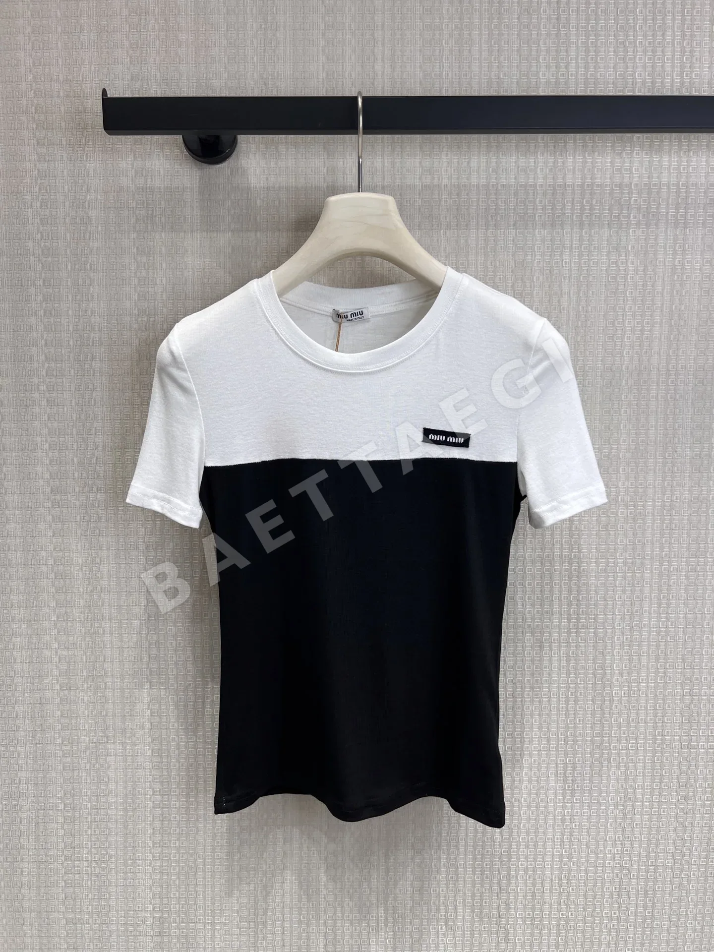 미우미우 컬러 블록 여성 반팔 티셔츠 97520