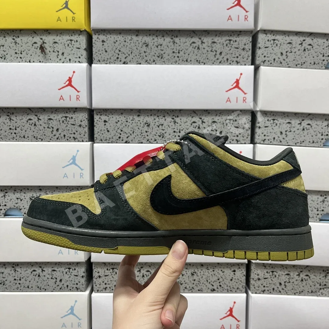 나이키 [S2] SB 덩크 로우 HQ8487-300 201038 Nike SB Dunk Low Supreme 94 Camper Green 상세 이미지 2