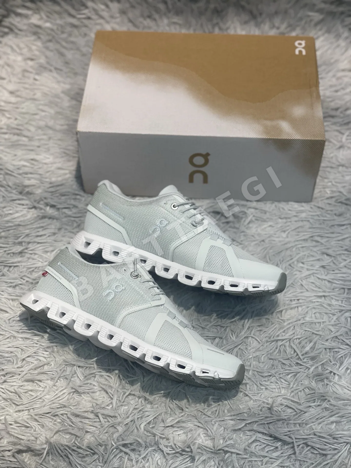 ON Run Cloud 6 캐주얼 경량 러닝화 상세 이미지 9