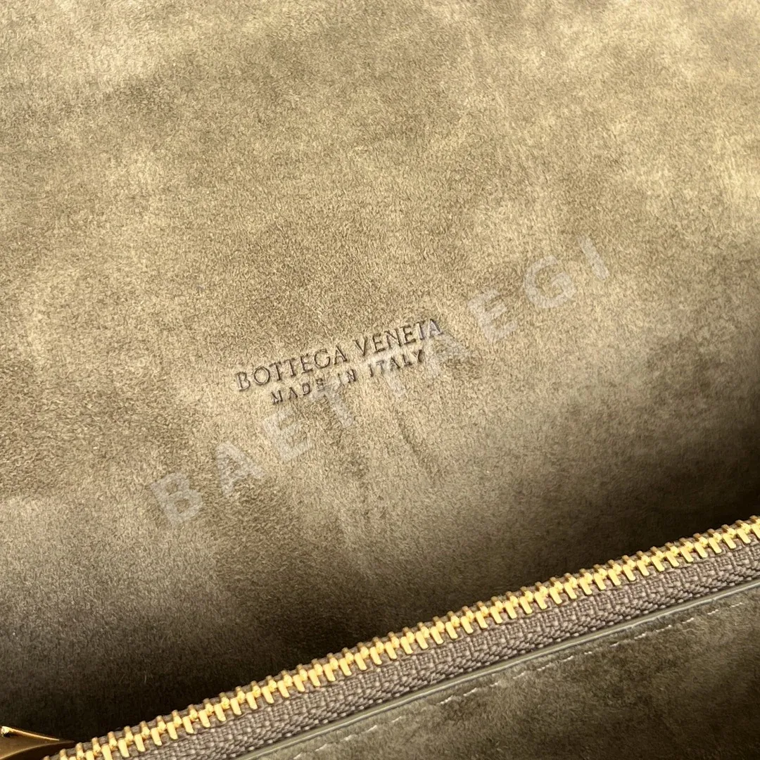 보테가베네타 노투르노 인트레치아토 램스킨 크로스바디백 843893 5663 상세 이미지 8