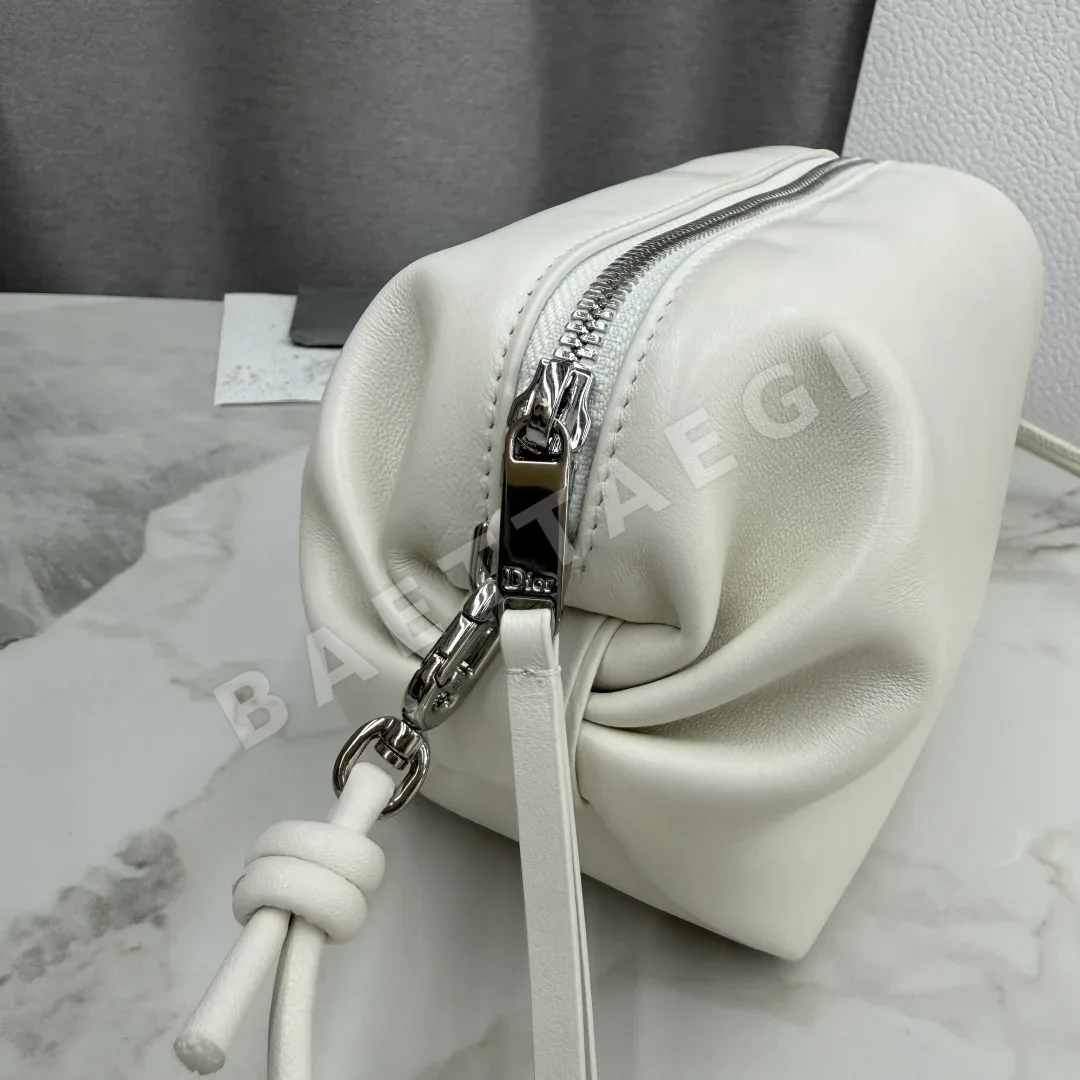 디올 보우 미니 덤플링 클러치 상세 이미지 6