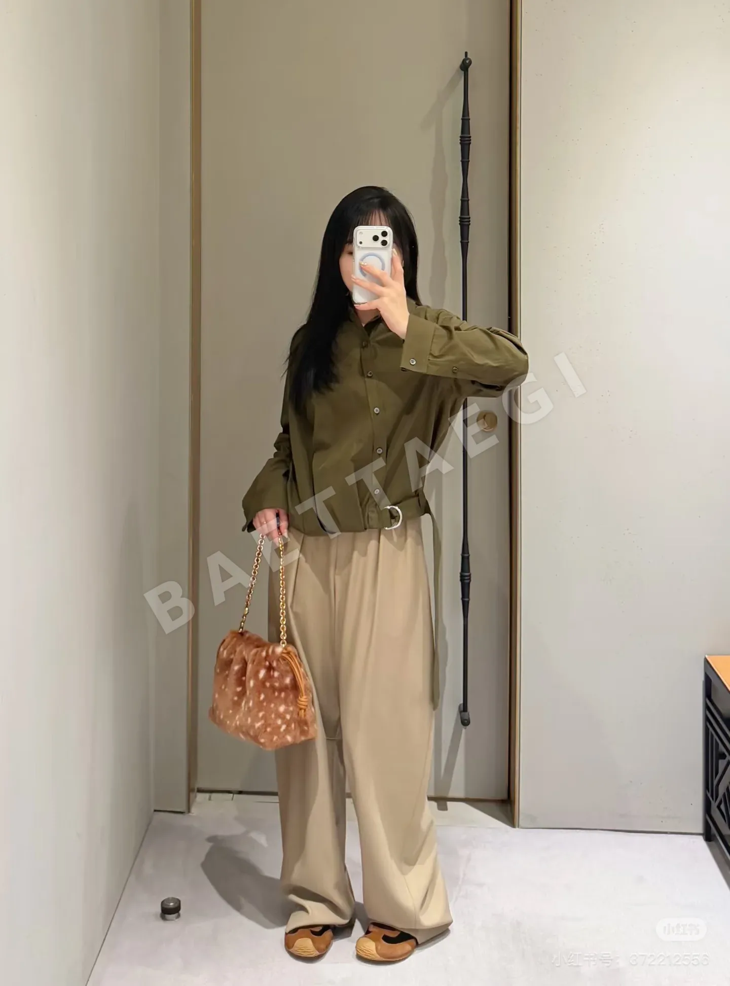 로에베 비대칭 사이드 벨트 여성 셔츠 상세 이미지 5