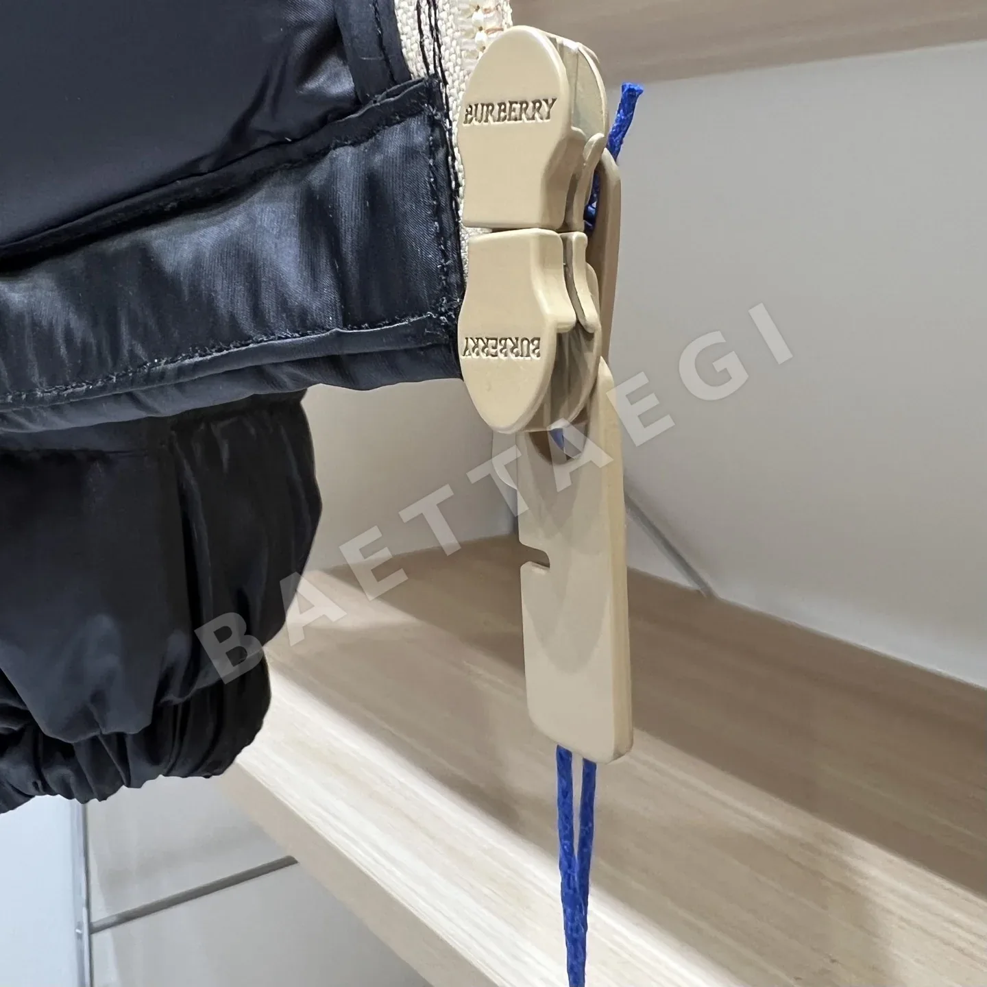 버버리 후드 다운 패딩 점퍼 상세 이미지 20