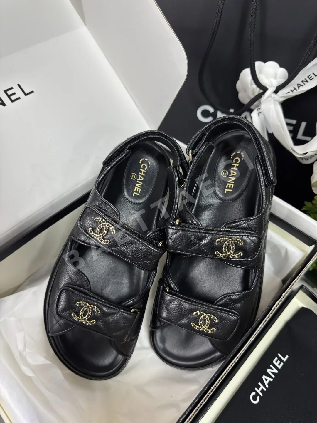 샤넬 더블 C 벨크로 체인 버클 비치 슈즈 신발 상세 이미지 2