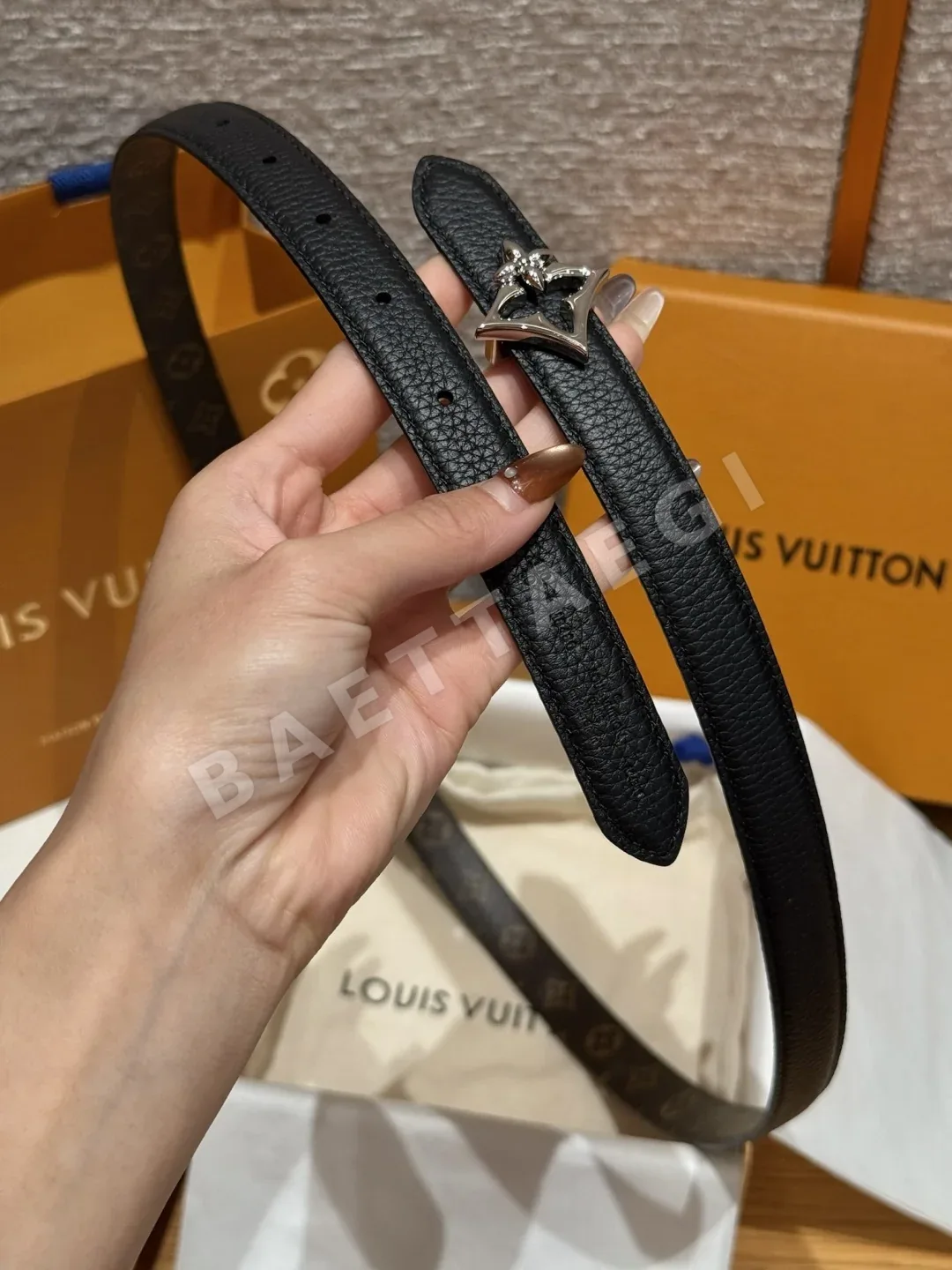 루이비통 플라워그램 20mm 양면 벨트 상세 이미지 4